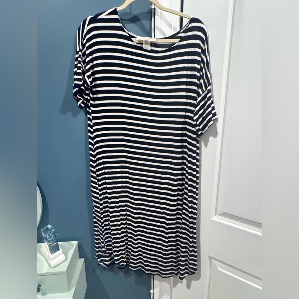 Cover up dress or can be worn as a dress!